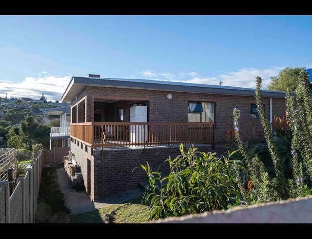 7 BEDROOM HOUSE FOR SALE IN DANA BAY